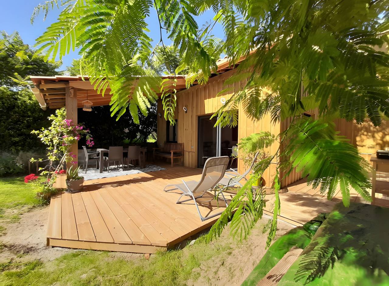 Chalet „Front de Mer“ mit privater Terrasse, eigenem Garten und Wlan in Le Verdon-sur-Mer, Regionaler Naturpark Médoc