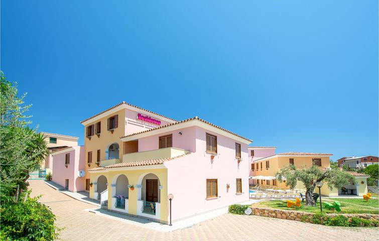 Ferienwohnung für 6 Personen, mit Terrasse und Pool