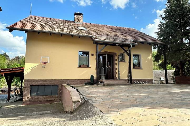 Ferienhaus für 10 Personen, mit Sauna und Terrasse sowie Garten, mit Haustier im Weimarer Land