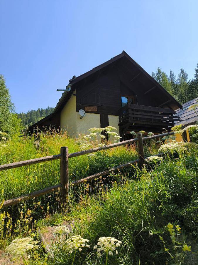 Gîte pour 8 personnes, avec Balcon et Terrasse ainsi que Jardin et Vue à Abriès