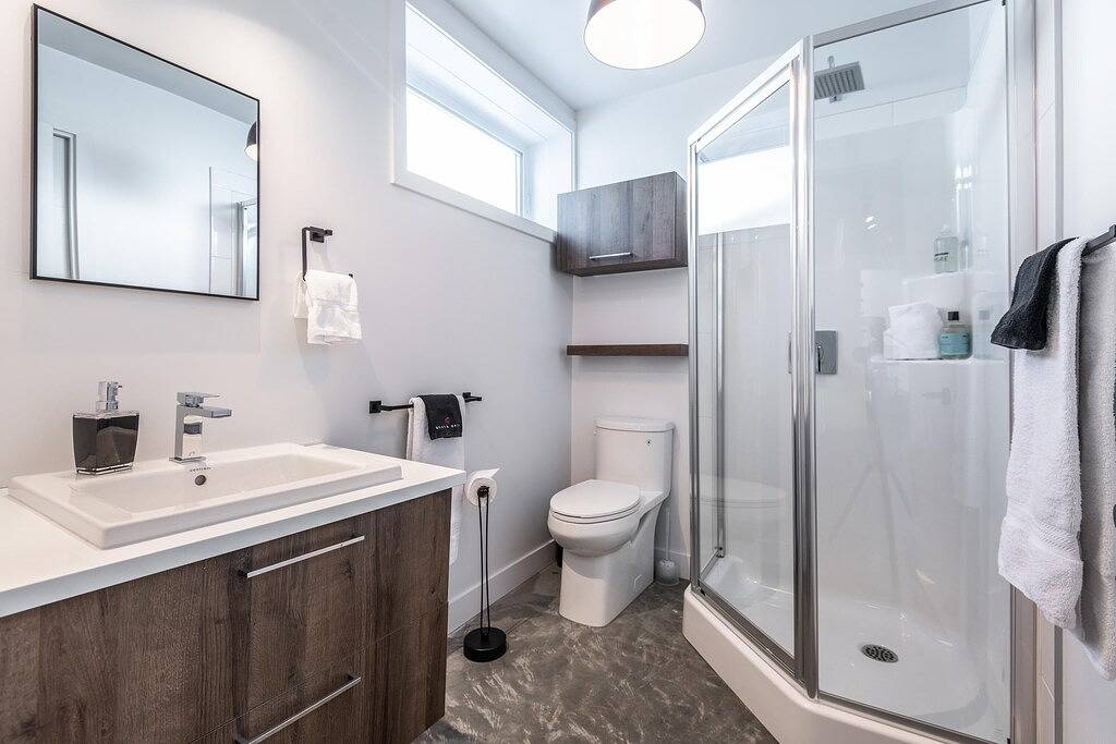 Luxurious Villa Tremblant 4 Bdrs w/ Hot Tub in La Conception, Québec