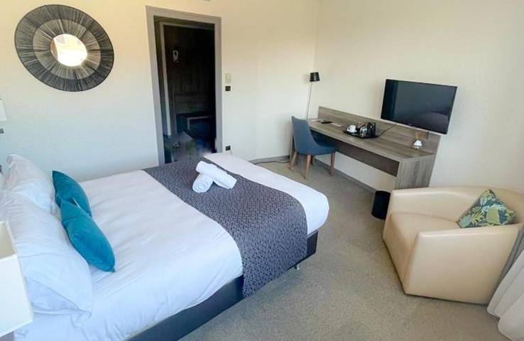 Hôtel pour 2 personnes, avec Terrasse ainsi que Jardin et Vue à Genas - 2