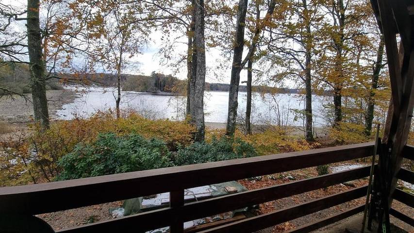 Chalet pour 4 personnes, avec vue et balcon dans Lac des Settons - 3