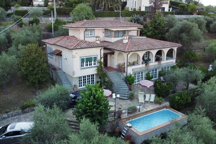 Villa per 11 persone, con giardino e balcone, con animali domestici in Massarosa