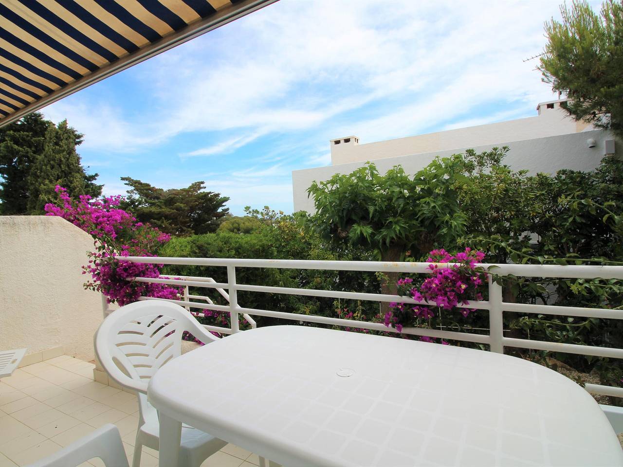 Appartement entier, Appartement lumineux avec terrasse et jardin à 200 m de la plage de Grifeu in Platja Grifeu, Haut-Ampurdan