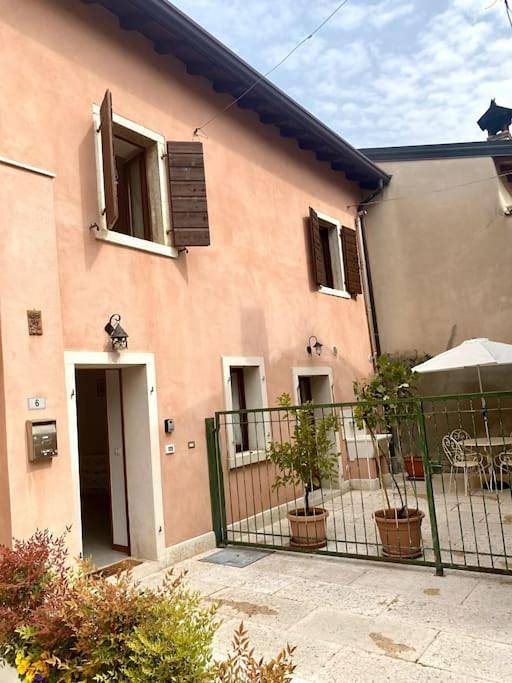 Casa vacanza per 6 persone, con Terrazza e Panorama a Affi