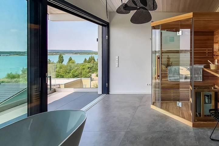 Villa für 6 Personen, mit Sauna und Balkon sowie Garten - 1