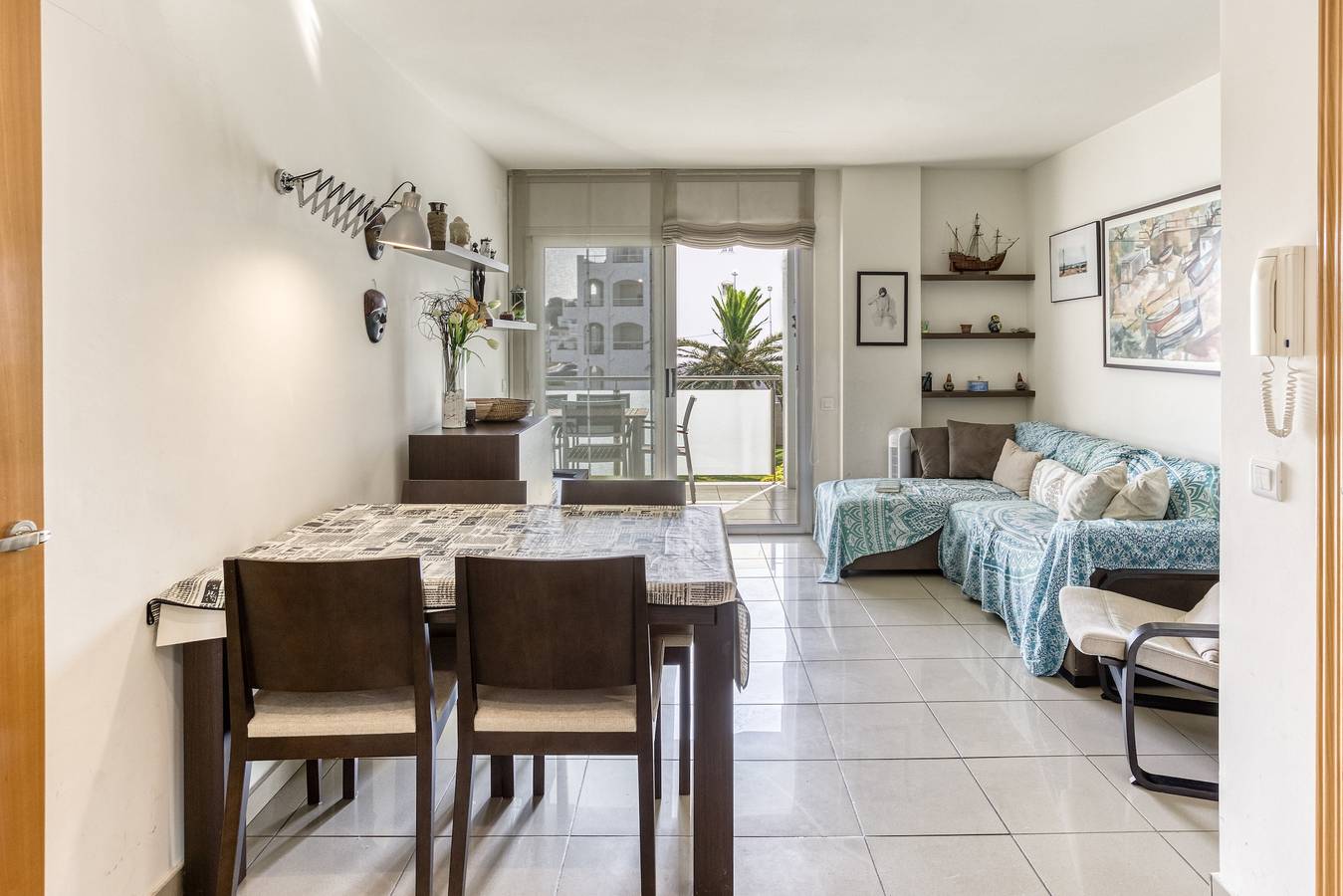 Apartamento entero, Apartamento 'Apartamento Moll Con Piscina' con vistas a la montaña, piscina y aire acondicionado in La Escala, Alt Empordà