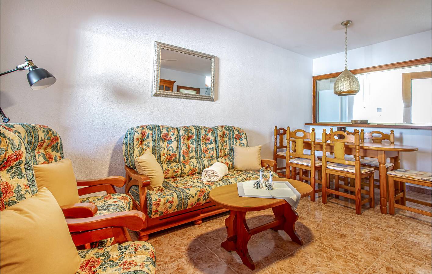 Poolterrassen-Apartment 1,5 km vom Strand entfernt in Torrevieja Centre, Torrevieja