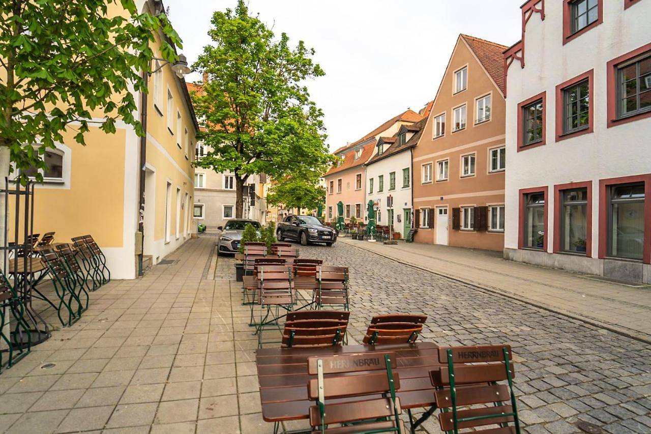 Appartement entier, Luxomes - Tropical & Streetart Style - Old Town Apartments - Central Ingolstadt in Ingolstadt, Haute-Bavière