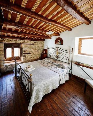 Gîte pour 7 personnes, avec terrasse et vue, animaux acceptés à Montalbano Elicona