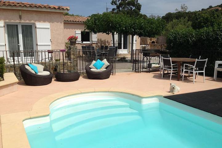 Villa pour 9 personnes, avec jardin et jacuzzi à Monticello