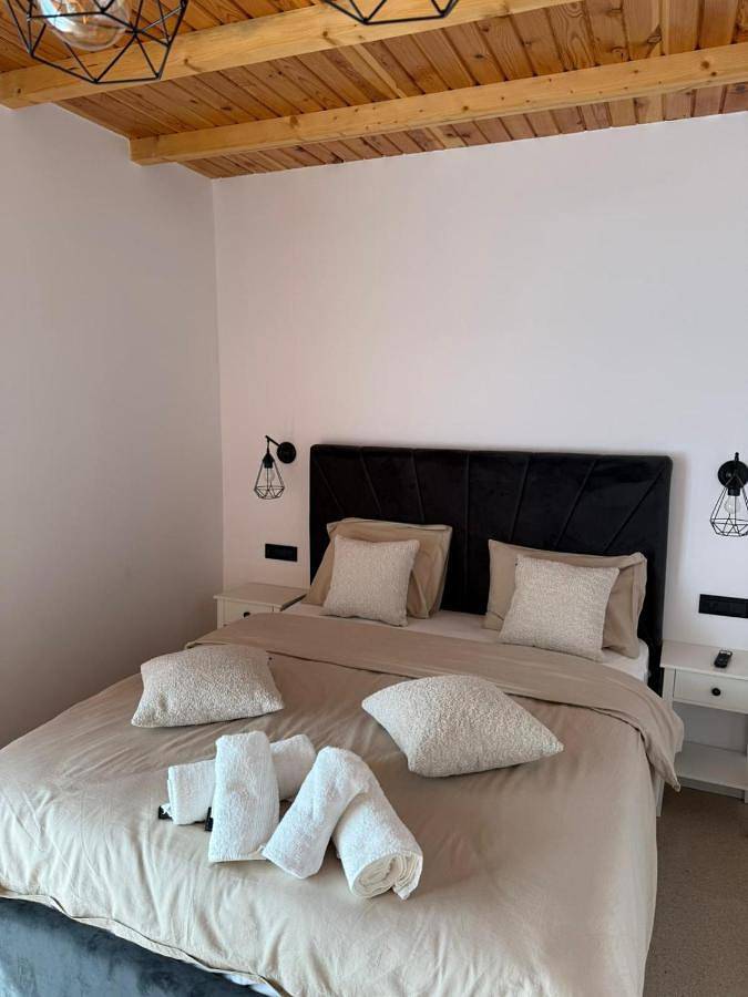 Maison d’hôte pour 2 personnes, avec balcon ainsi que vue et piscine