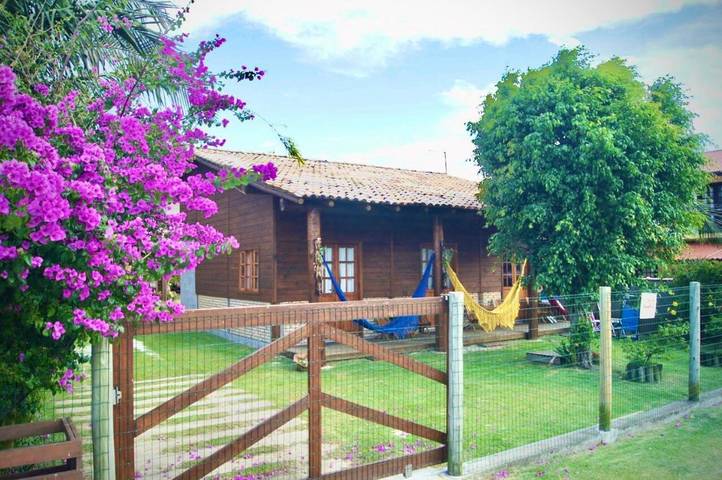 Casas e apartamentos de temporada para 4 pessoas, com jardim, com animais de estimação em Praia da Pinheira