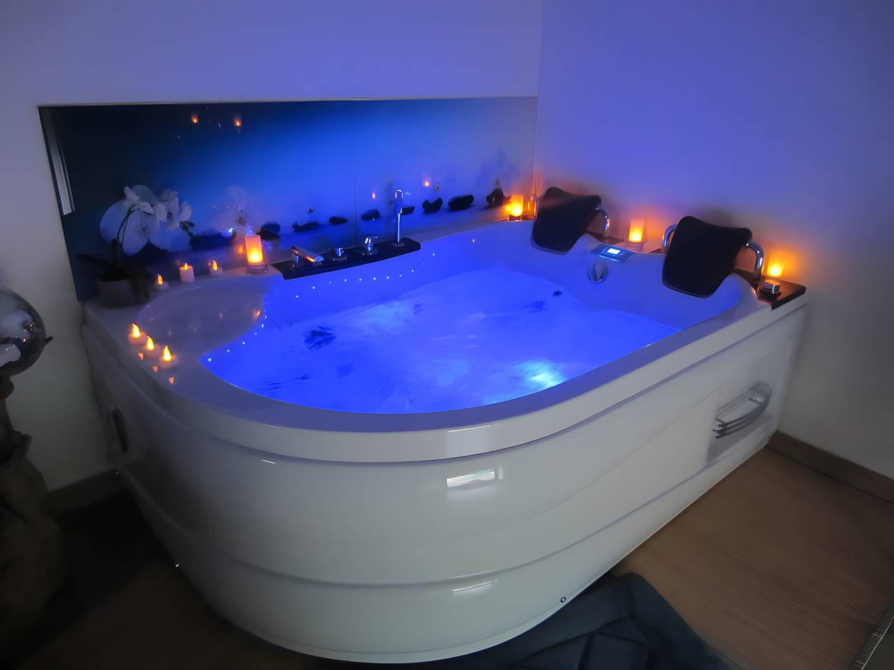 Gastenkamer 'Balnéo Spa Cœur À Cœur' met privézwembad, Wi-Fi en airconditioning, foto 13
