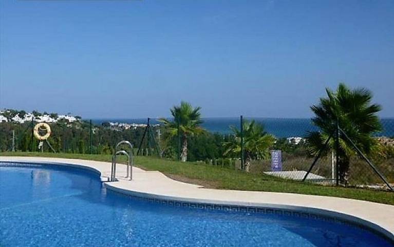 Apartamento de vacaciones para 4 personas, con jardín y piscina - 1