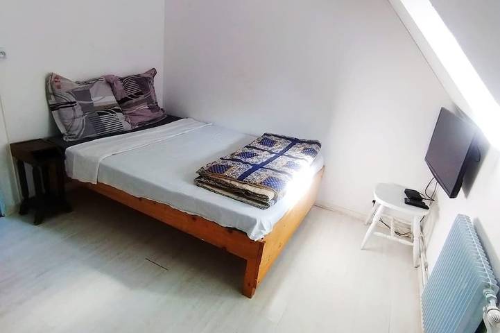 Location de vacances pour 15 personnes, avec terrasse et piscine ainsi que sauna et jardin à Cesson - 2