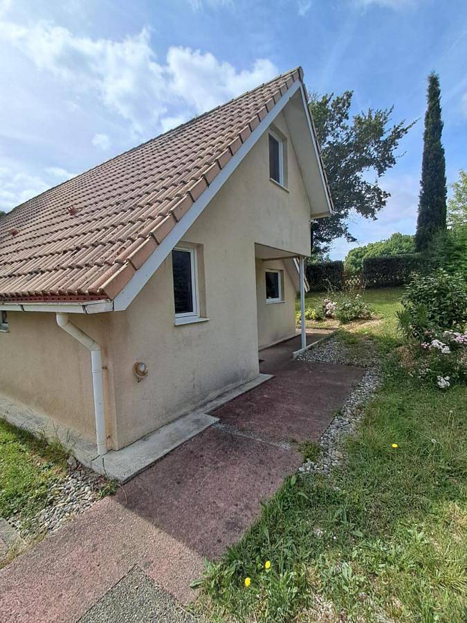 Maison de vacances pour 4 personnes, avec Terrasse ainsi que Jardin et Piscine