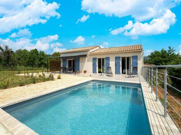 Maison de vacances pour 4 personnes, avec terrasse ainsi que jardin et piscine, adapté aux familles dans le Gard