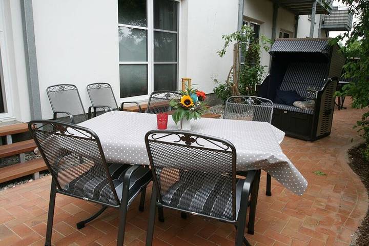 Ferienwohnung für 6 Personen, mit Terrasse und Garten sowie Sauna in Lichtenhagen