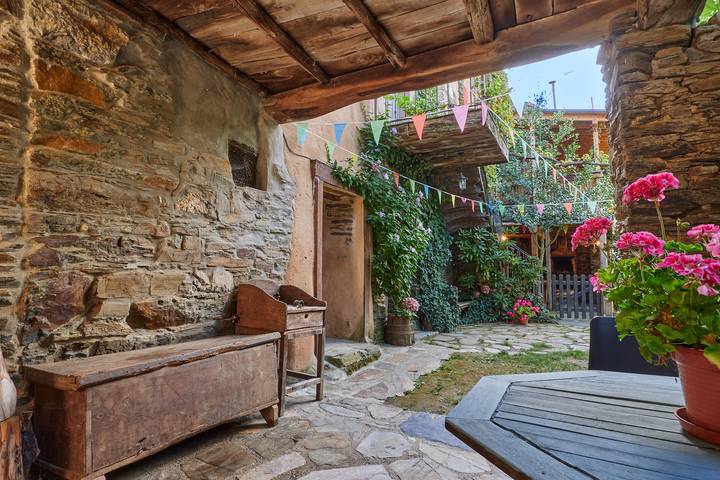 Chalet para 8 personas, con jardín, Se admiten mascotas en El Bierzo - 2