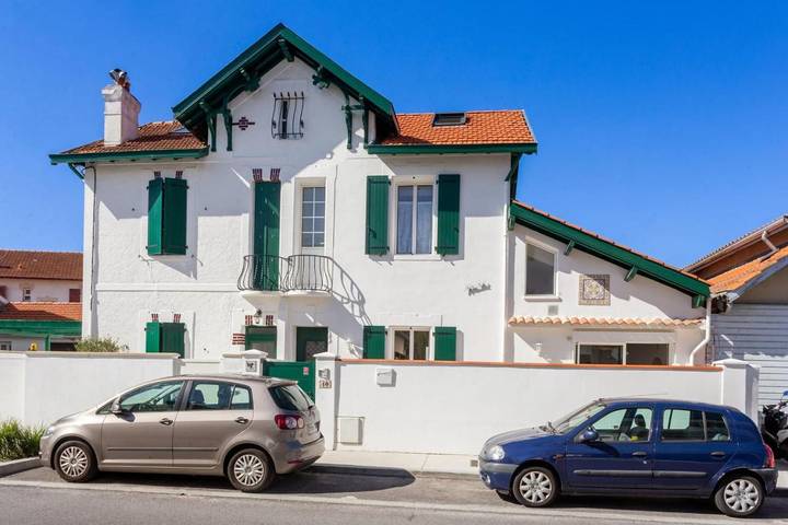 Location de vacances pour 8 personnes, avec terrasse et jardin dans Aguilera - 2