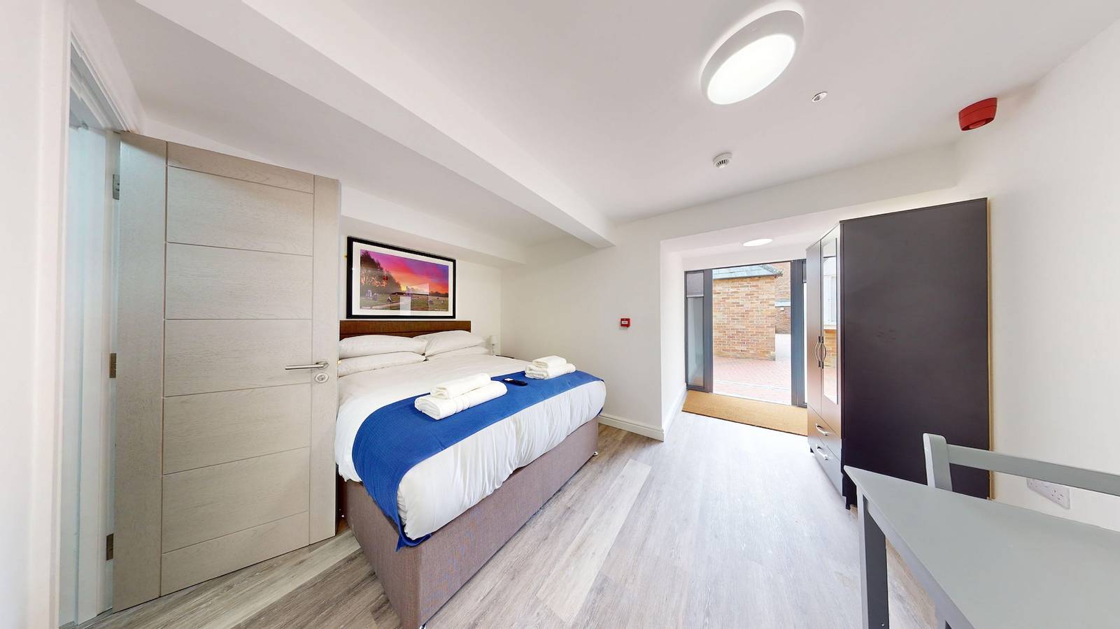 Entire apartment, Bicester Court Lodge The Langford Room in Oxfordshire