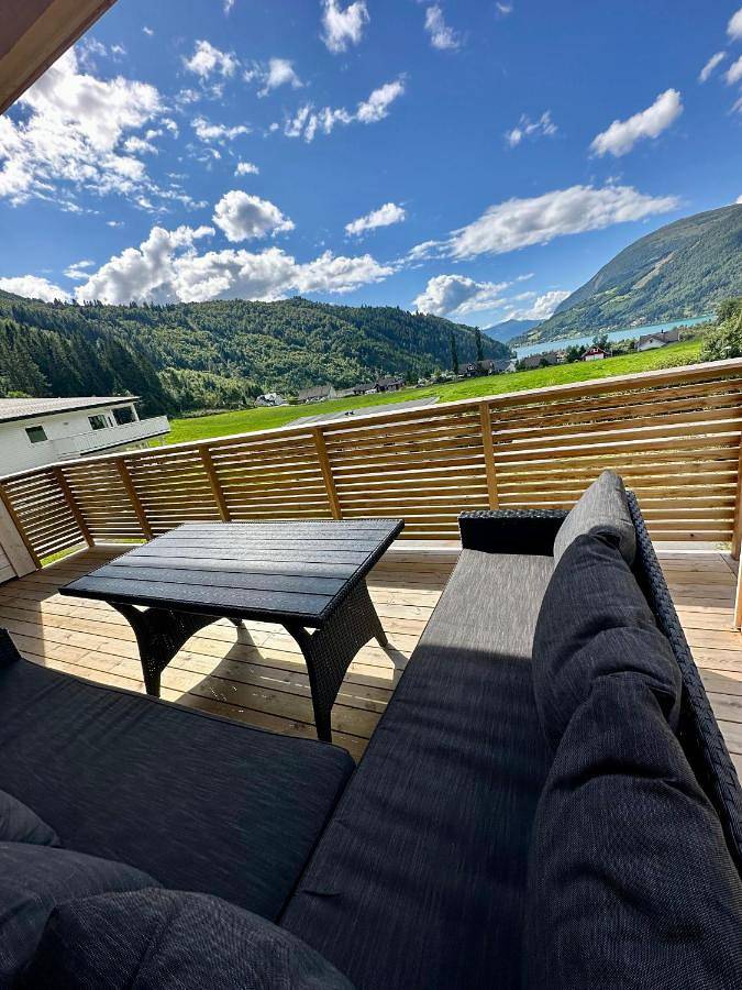 Ferienwohnung für 6 Personen, mit Seeblick und Ausblick sowie Garten, mit Haustier in Stryn - 2