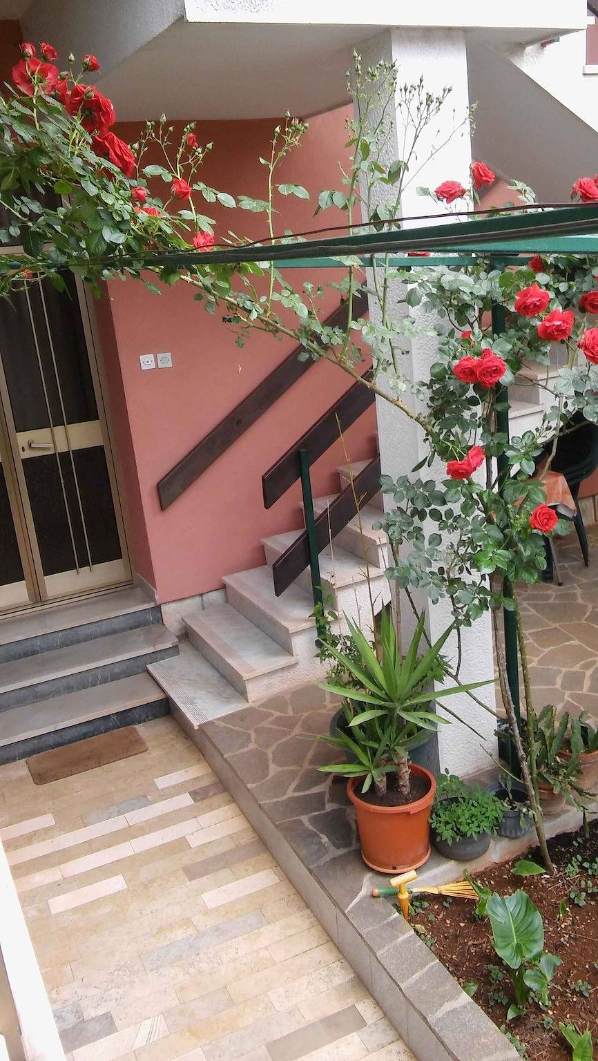 Entire holiday apartment, Holiday apartment with terrace and air conditioning  in Umag, Umag Region