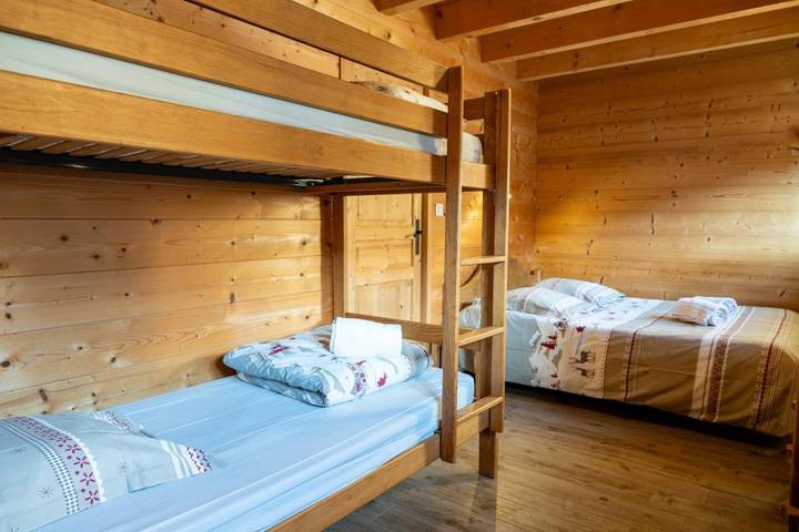 Hôtel pour 12 personnes, avec jardin et vue à Les Clefs - 3