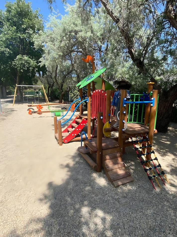 Camping pour 6 personnes, avec bassin pour enfant et jardin, adapté aux familles à Narbonne - 3