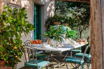 Villa for 10 Guests in Lucca, Lucca Province, Picture 4
