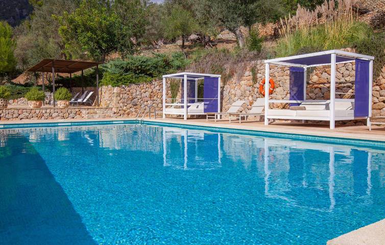 Apartamento vacacional entero, Acogedor Apartamento con Terraza, Piscina y Barbacoa, a 300m de El Vasco in Buñola, Mallorca Oeste