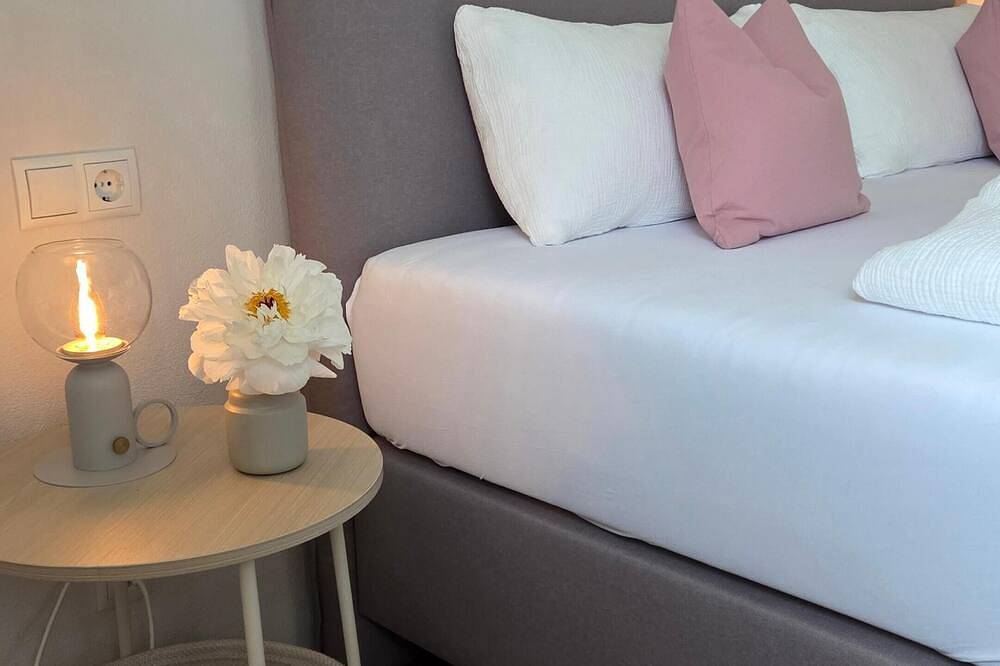 Ganze Wohnung, Ferienwohnung Simon, 90 m², 2-6 Personen, Wohnküche, 3 Schlafzimmer, Du/Wc + Wc, Balkon in Staudach-Egerndach, Chiemsee