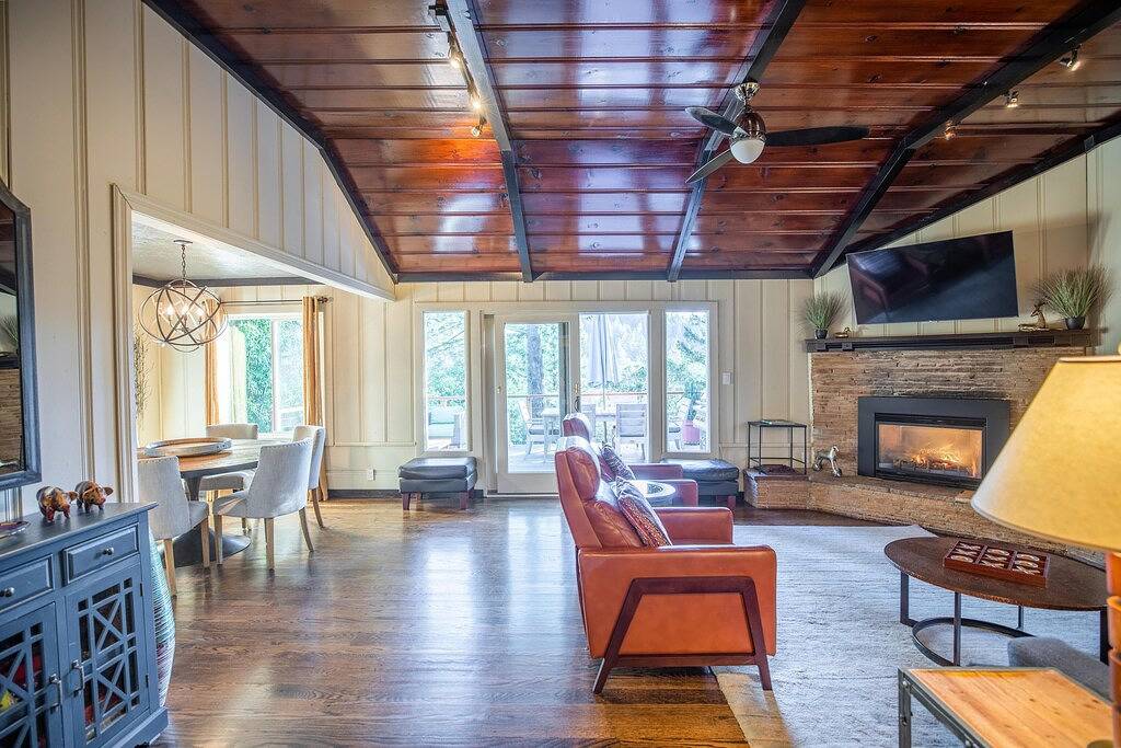 Vista Retreat with Hot Tub and Tastings Included in Guerneville, California North Coast