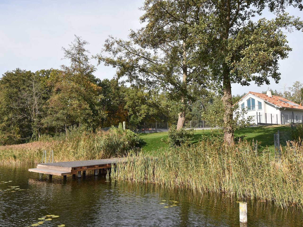 Luxus See - Domizil mit Sauna, Kamin, eigener Seezugang - Ferienhaus Rohrdommel in Krakow am See, Mecklenburgische Seenplatte