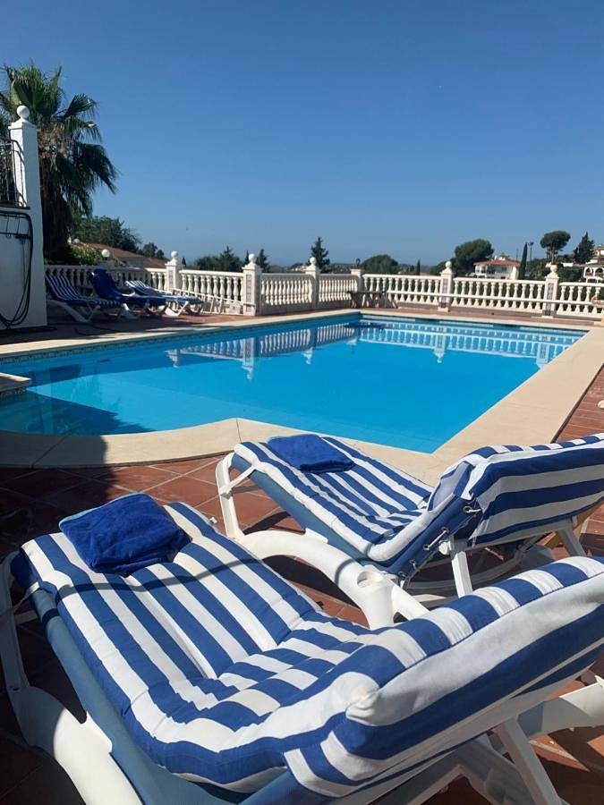Alojamiento y desayuno para 2 personas, con Terraza y Jardín además de Piscina y Vistas en Mijas
