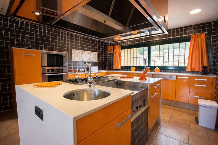 Casa rural para 13 personas, con Balcón además de Terraza y Jardín en Aleixar - 2