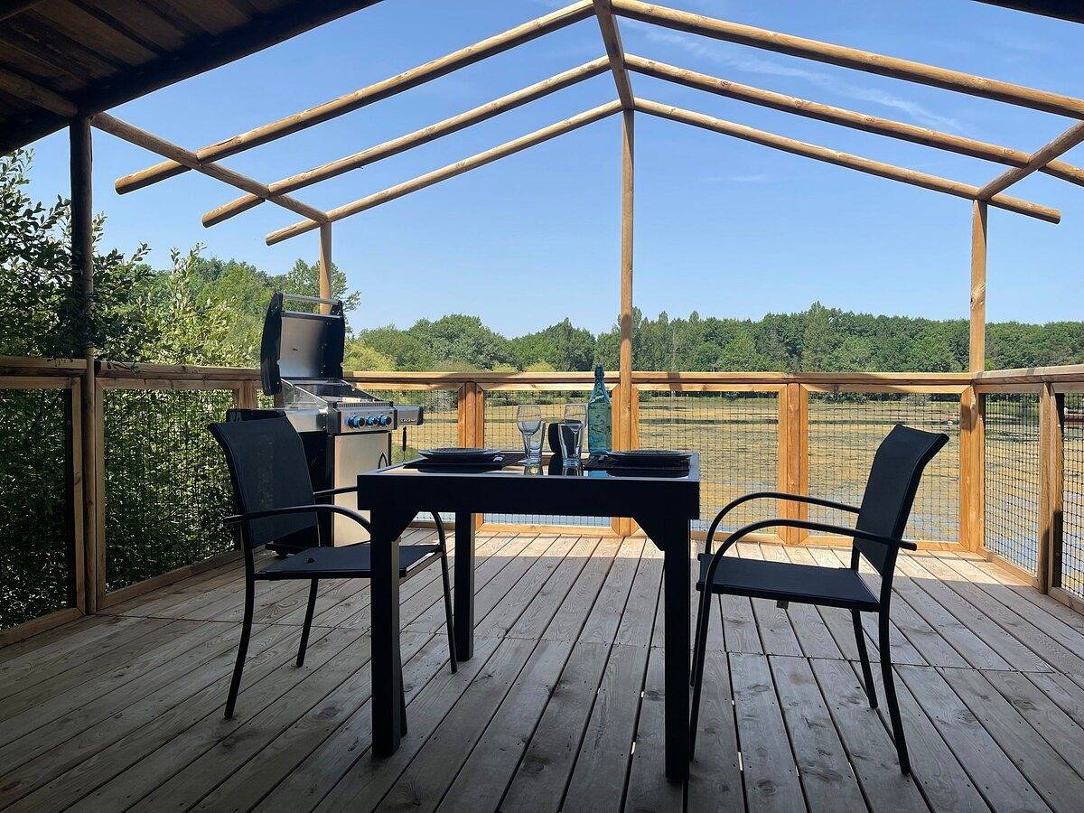 Gîte les Cabanes de Lara – "Solaro/Île" in Ménesplet, Périgord Blanc
