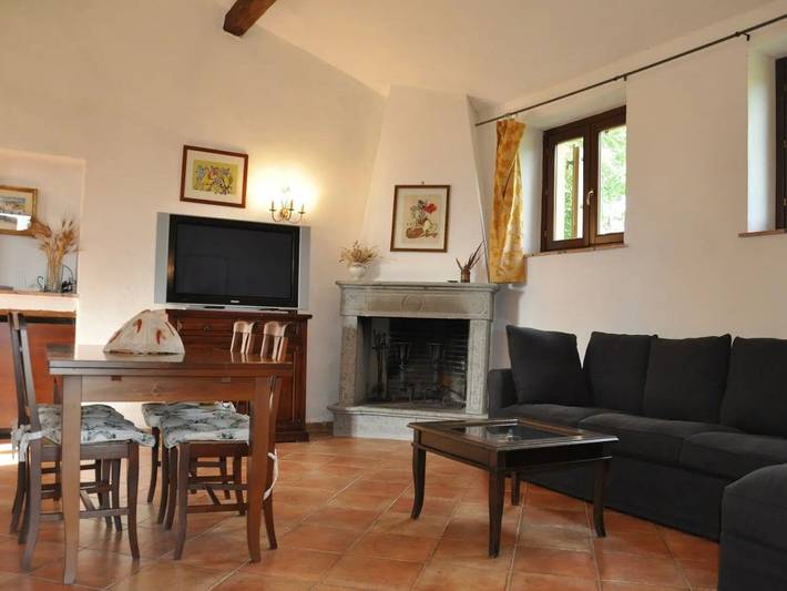 Agriturismo per 6 persone, con Giardino e Piscina a Acquapendente