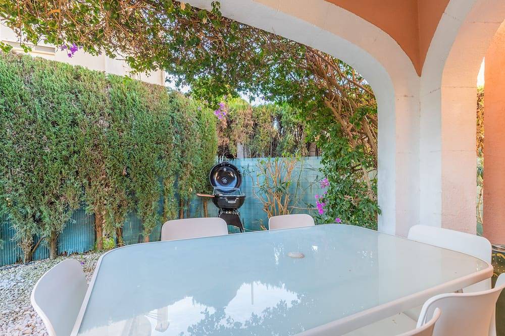 Oliva: Villa pool, private garden, Wifi and Tv Sat in Oliva Nova Golf in Oliva, Costa Blanca