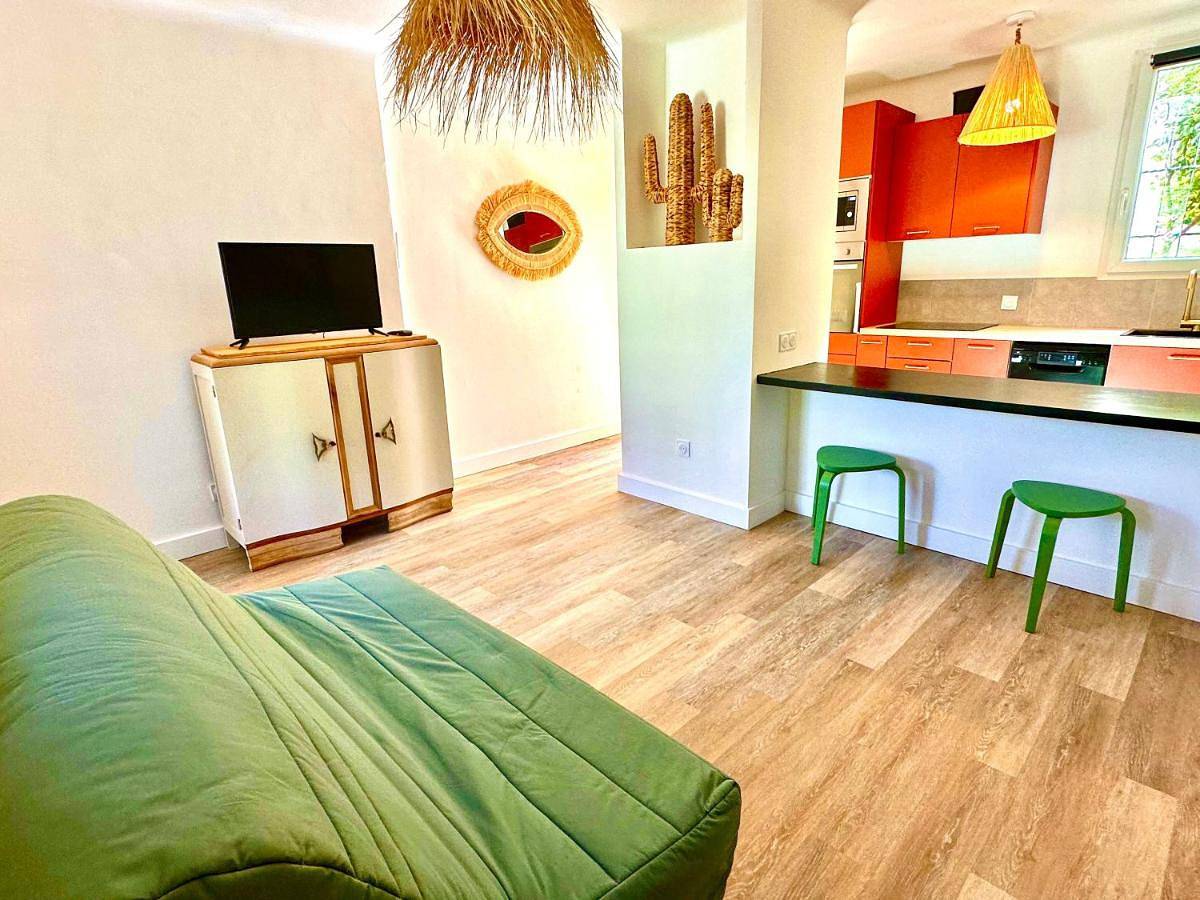 Appartement entier, Superbe logement bord de mer contigu à la Marine de Davia in Corbara, Région de Calvi