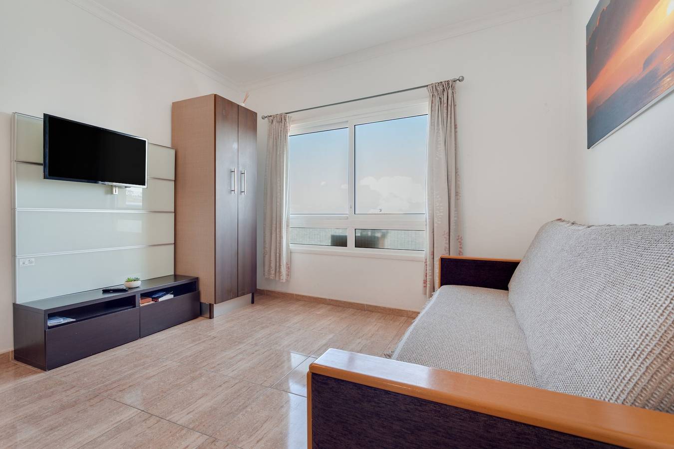 Vacation Home 'Apto Luminoso Lagos Del Cotillo' with Mountain View and Wi-Fi in El Cotillo, La Oliva