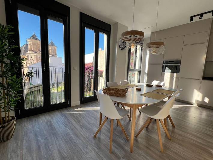 Loft voor 6 personen, met balkon/terras en zwembad, kindvriendelijk in Malaga