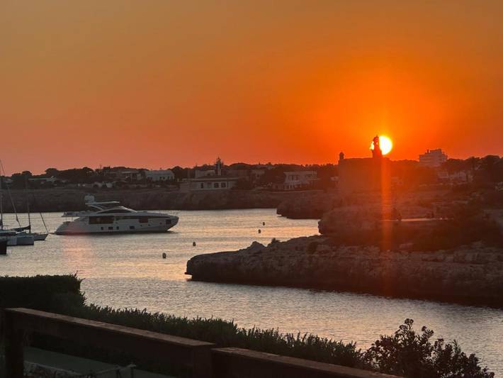 Casa de vacaciones para 7 personas, con piscina además de jacuzzi y jardín en Menorca - 4