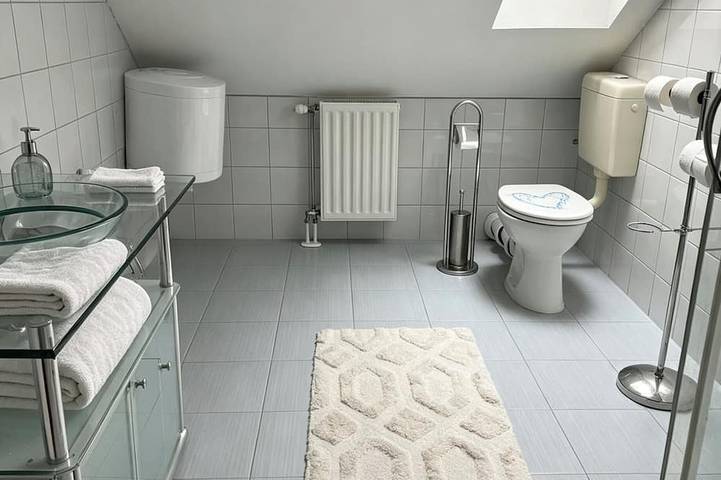 Ganze Wohnung, Romantic Suburban Living, with traditional wooden Hot Tub with extra cost in Komitat Pest