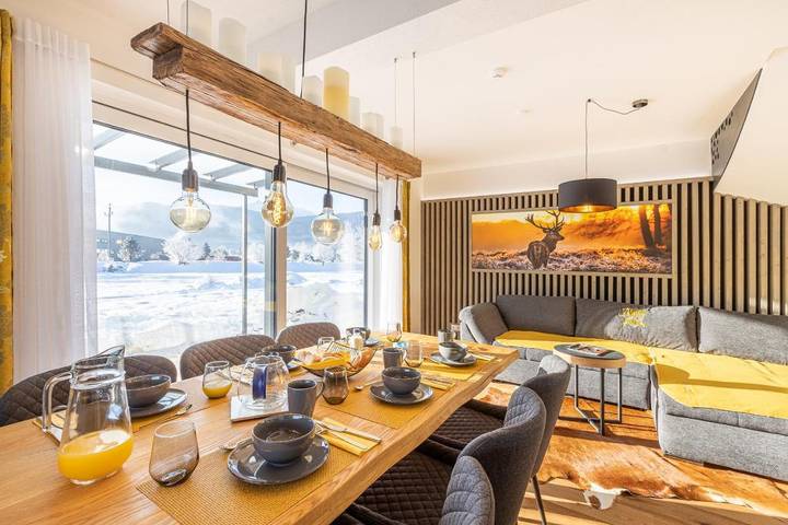 Ferienhaus für 5 Personen, mit Ausblick und Sauna sowie Garten