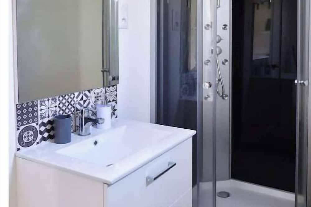 Appartement entier, 2-Séjour de Charme dans une ancienne Ferme Rénovée in Saint-Quentin, Aisne