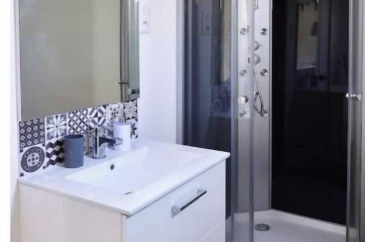 Apartamento entero, 2-Charming stay in a renovated farmhouse in San Quintín (Aisne), Aisne