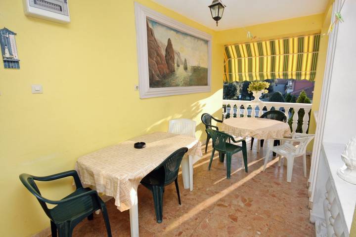 Ferienwohnung für 8 Personen, mit Balkon/Terrasse in Bibinje